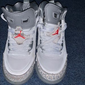 Boys Jordan gym shoes
